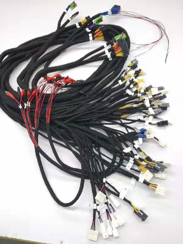 Automobile current section source line