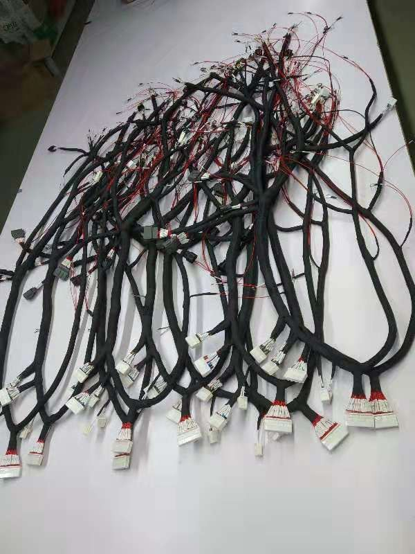 Automotive circuit section source line